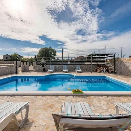 Fenix Zadarvillas فيلة Donje Biljane