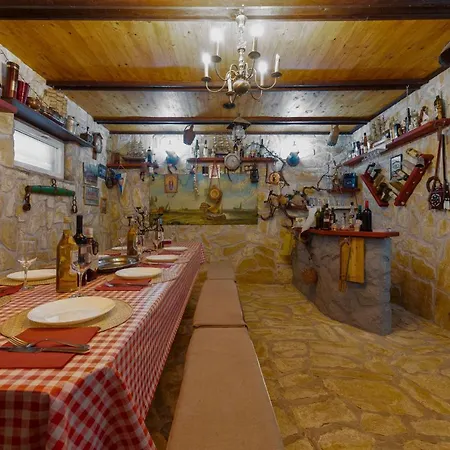 Fenix Zadarvillas فيلة